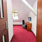 Rezydencja Dwor Gorny Nowa Ruda